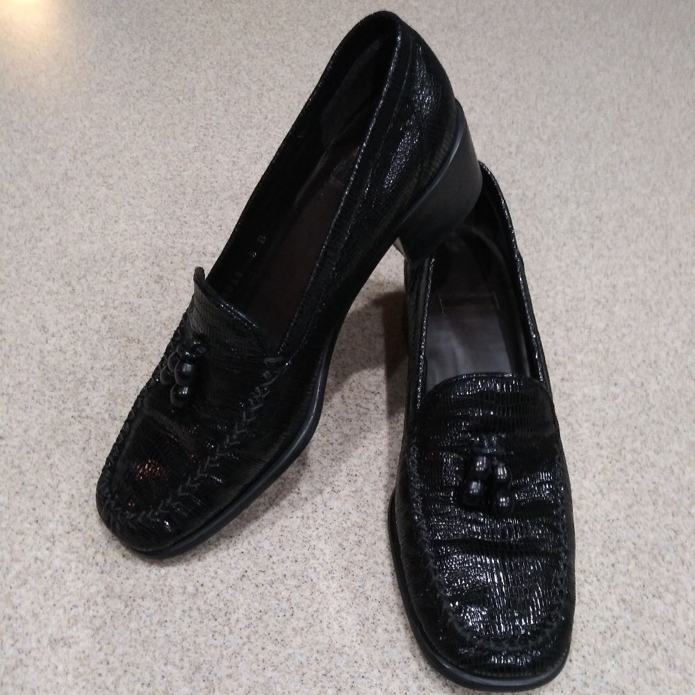 Stuart Weitzman Women's Black Loafers Leather 6